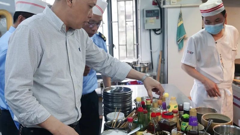 小标题：糖果成分，关注血糖影响