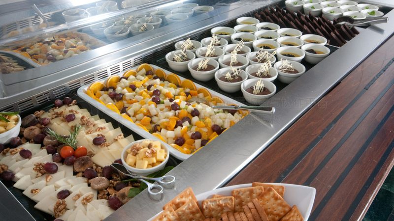 三只松鼠、良品铺子、百草味：零食巨头的产品差异解析