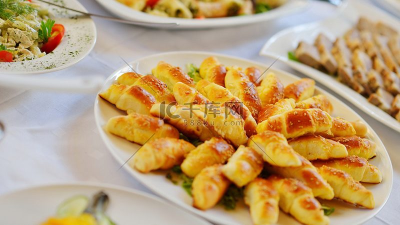 揭秘生日蛋糕制作：原料背后的秘密